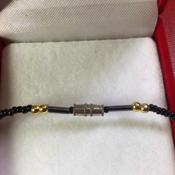 Cat’s Eye Necklace New in Red Case - Picture 4 of 5